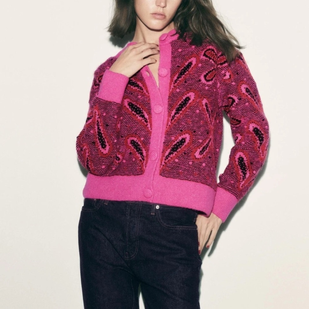 Stylish Pink Paisley Women's cardigan - Picture 2 of 13